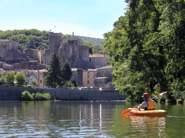 kayak dans les gorges de l'Hérault