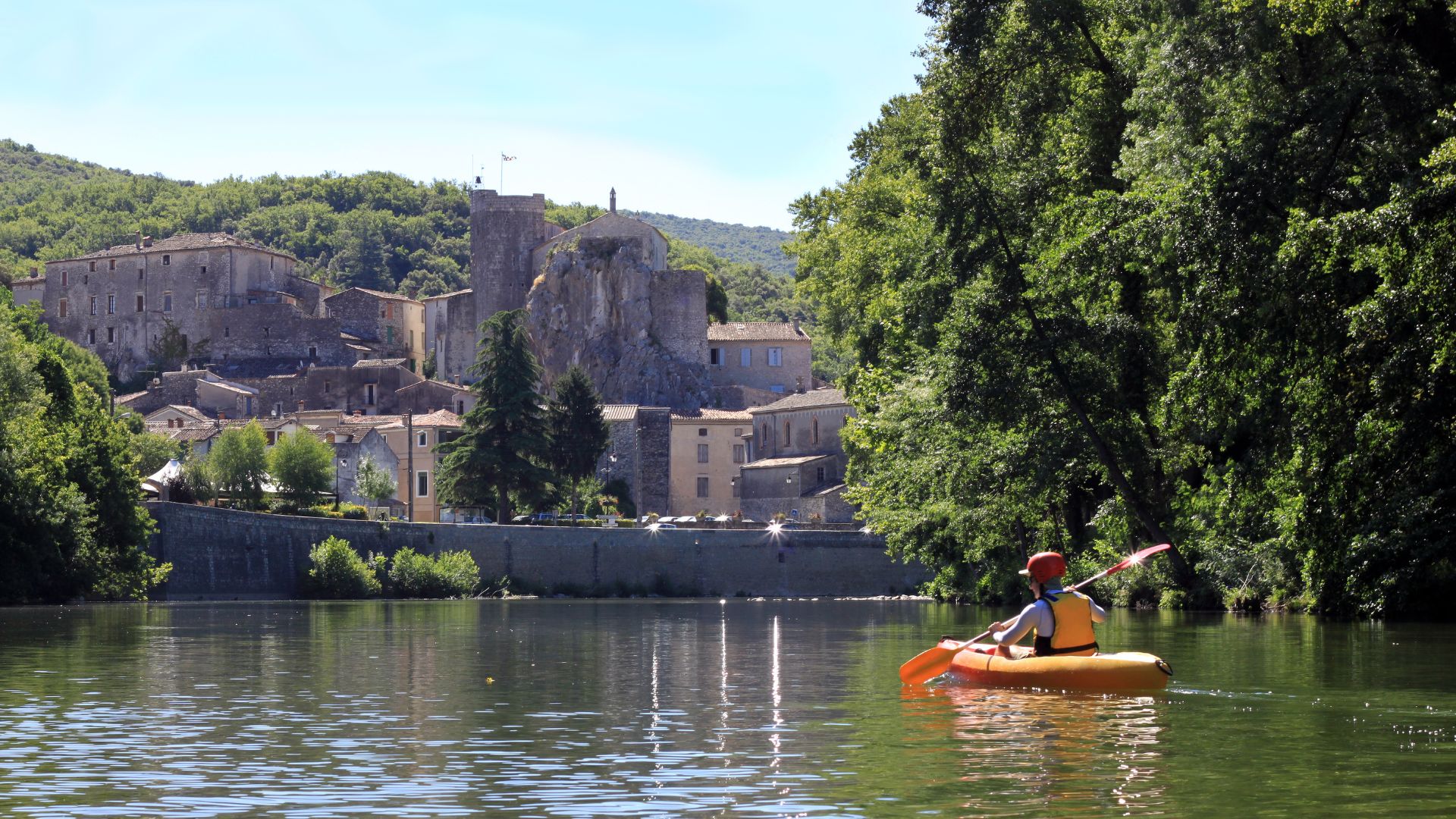 kayak dans les gorges de l'Hérault